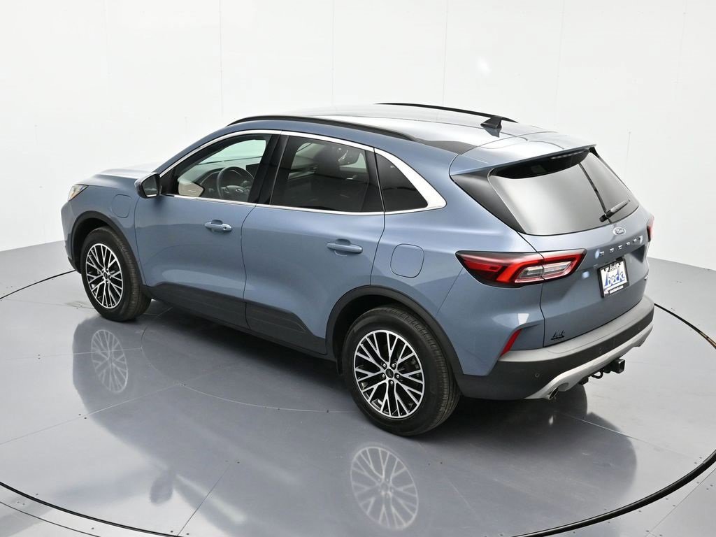 Certified 2025 Ford Escape SE w/ Class II Trailer Tow Package image 9