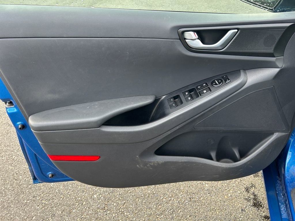 Used 2017 Hyundai Ioniq Limited image 17