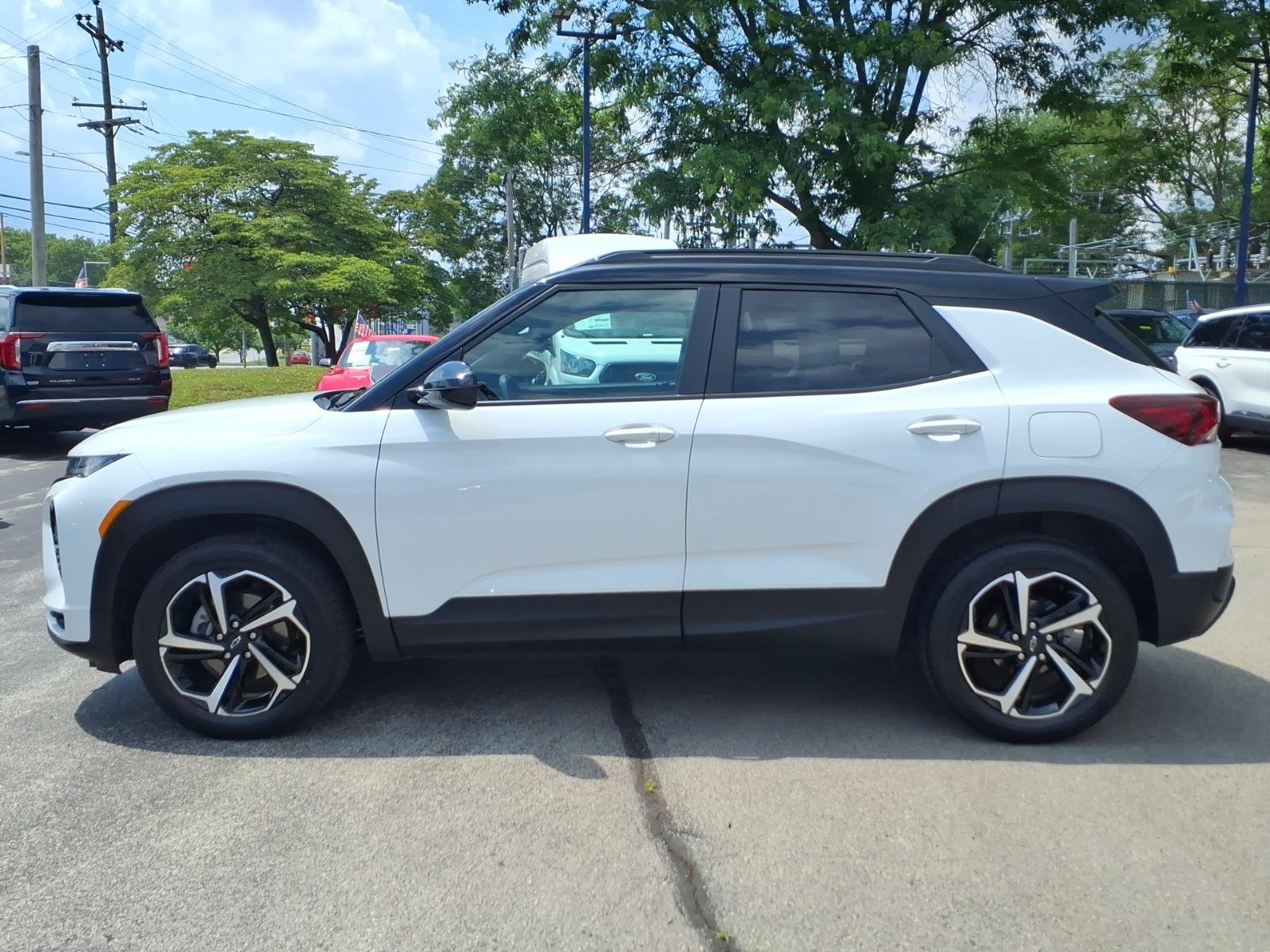 Used 2023 Chevrolet TrailBlazer RS w/ Convenience Package AWD/4WD image 6
