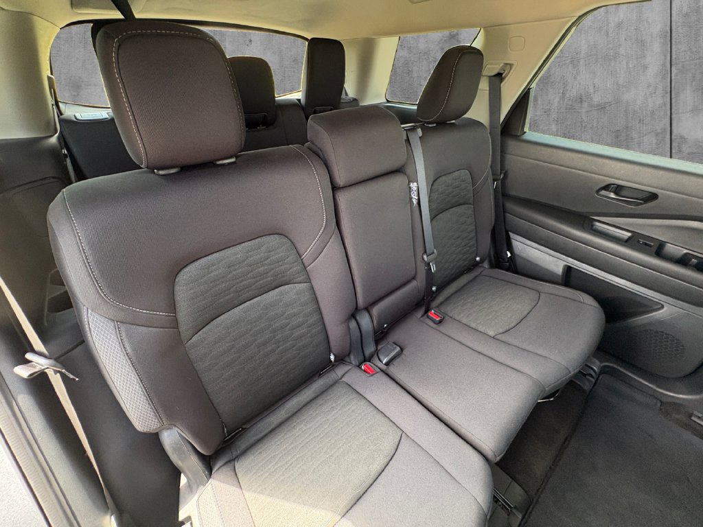 Used 2024 Nissan Pathfinder SV AWD/4WD image 22