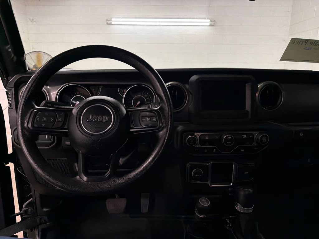 Used 2023 Jeep Gladiator Sport w/ Off Road Group AWD/4WD image 9