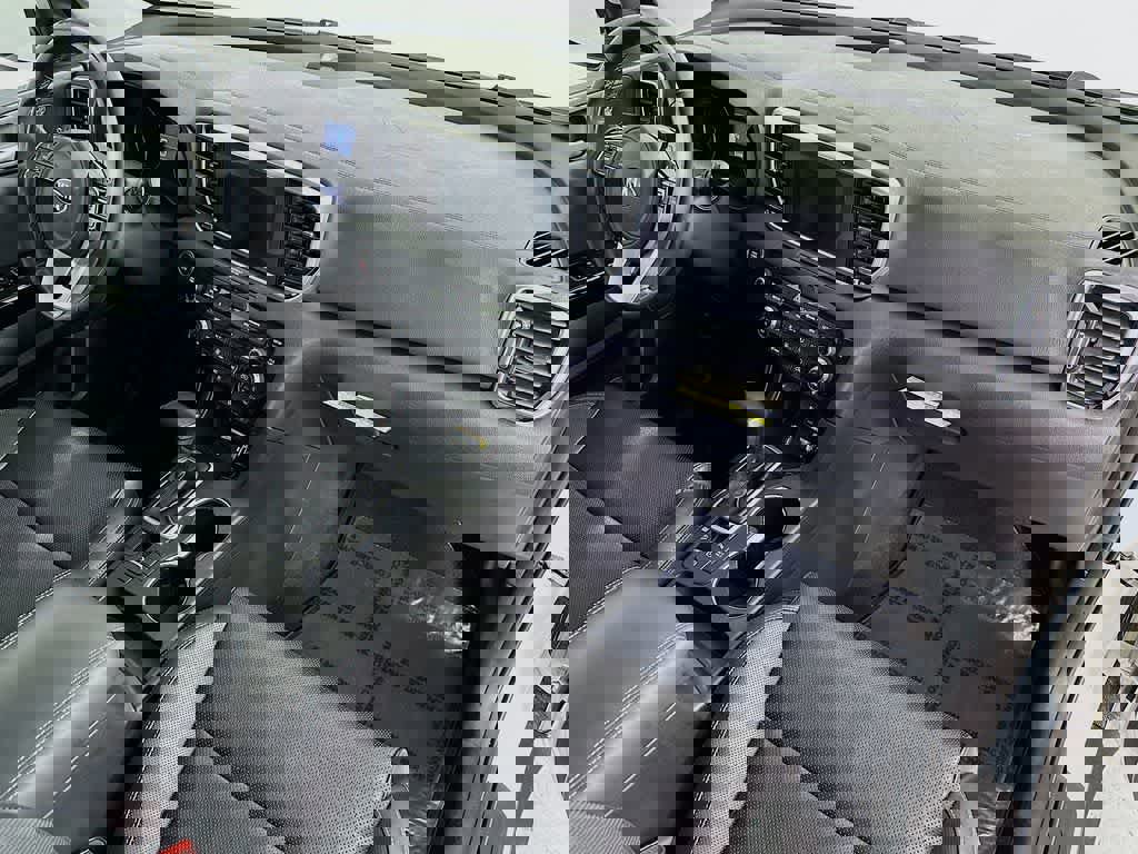 Used 2020 Kia Sportage EX w/ EX Technology Package image 35