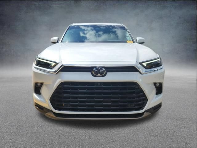 Used 2025 Toyota Grand Highlander FWD image 2