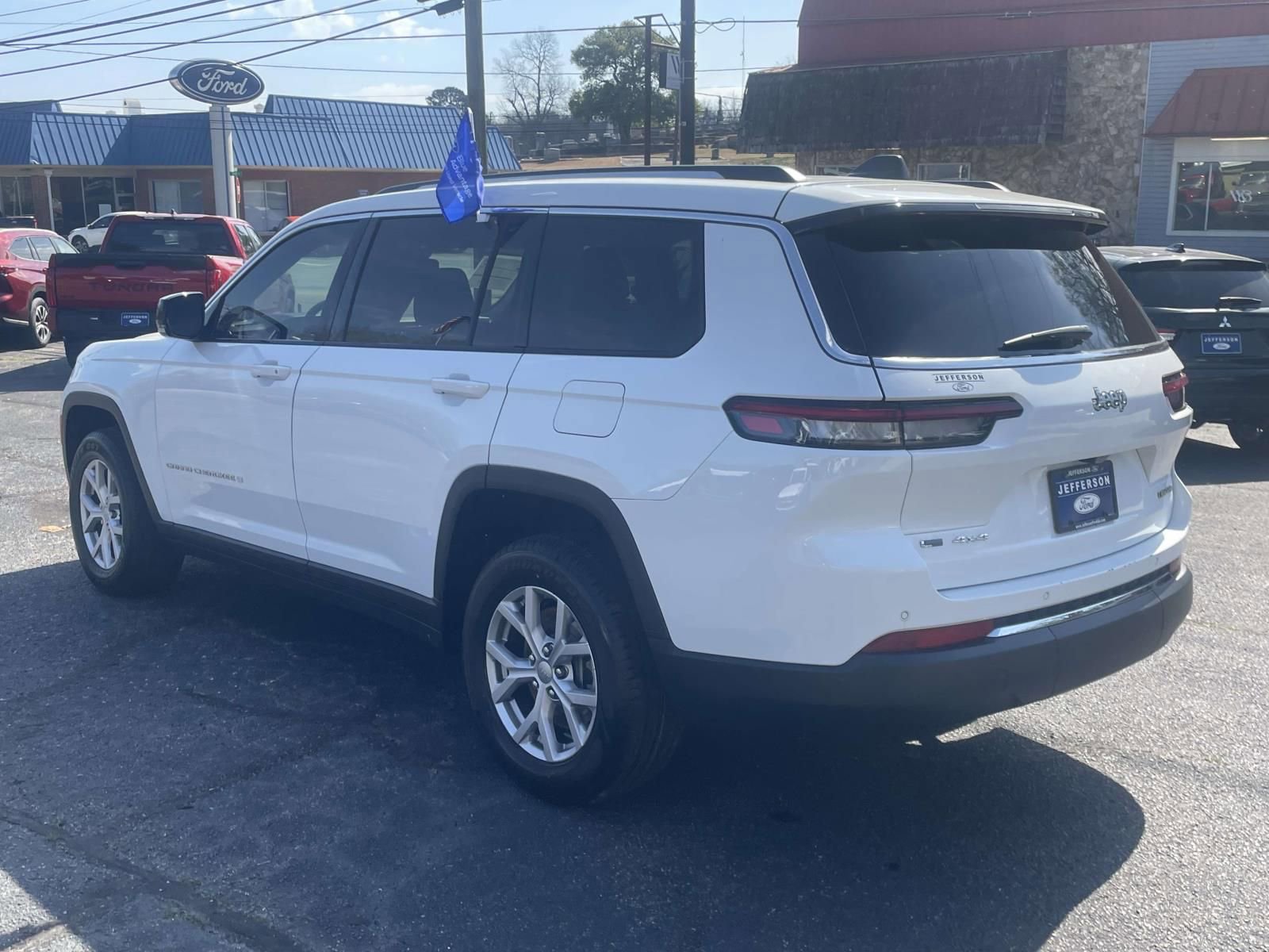 Used 2022 Jeep Grand Cherokee L Limited w/ Trailer Tow Group (B) image 3