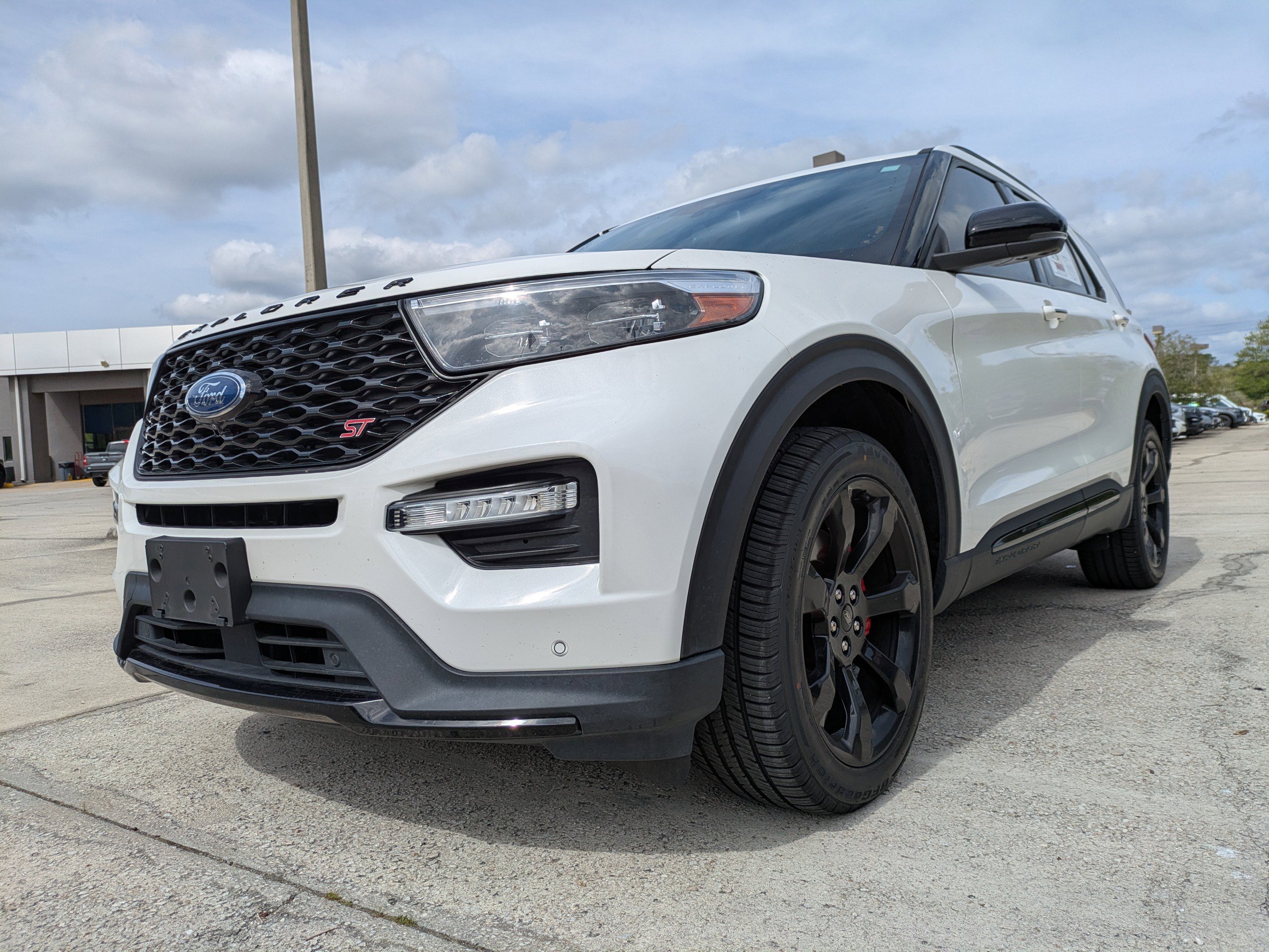 Certified 2023 Ford Explorer ST w/ Equipment Group 401A AWD/4WD image 8