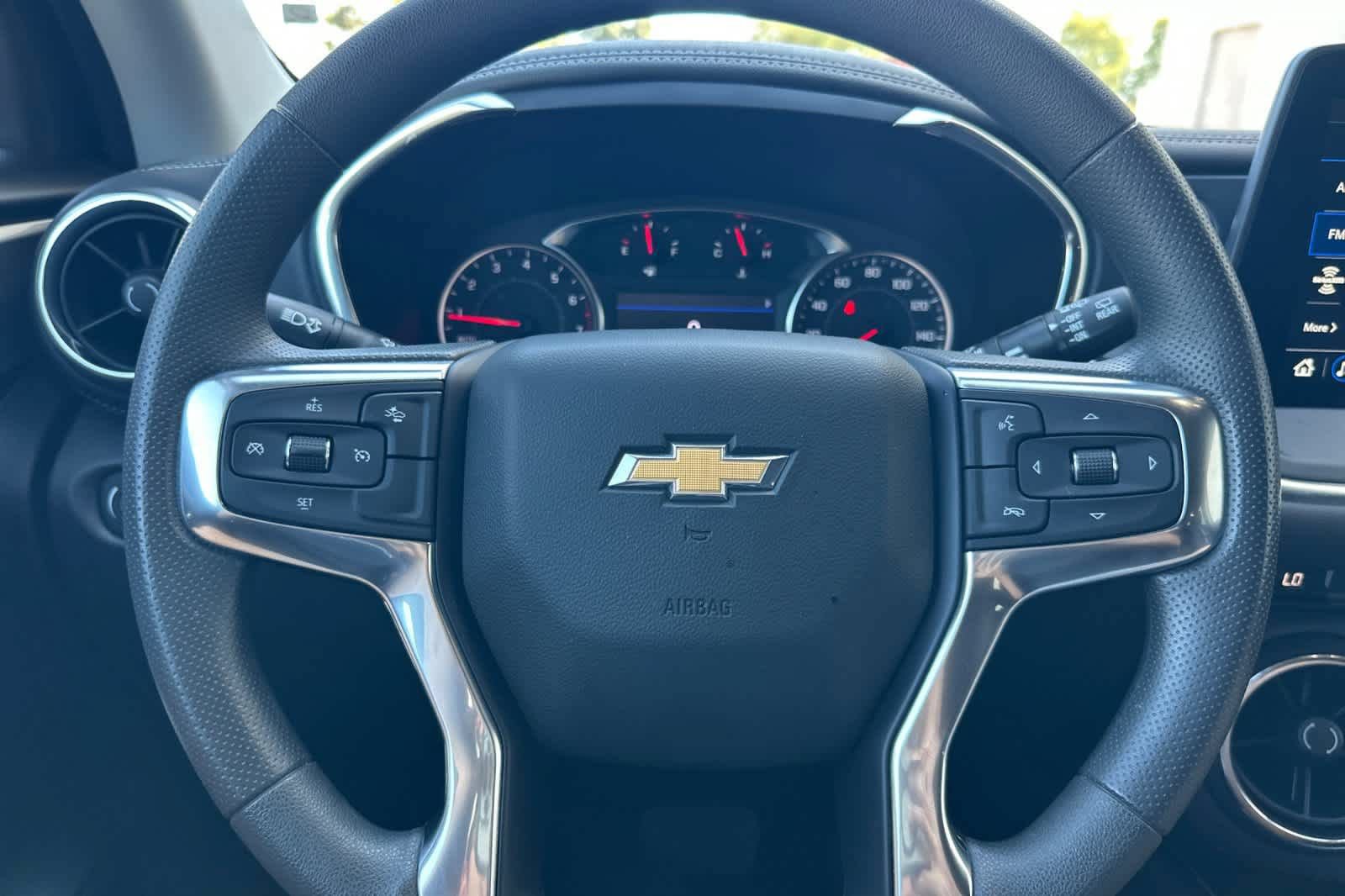 Used 2025 Chevrolet Blazer LT FWD image 24