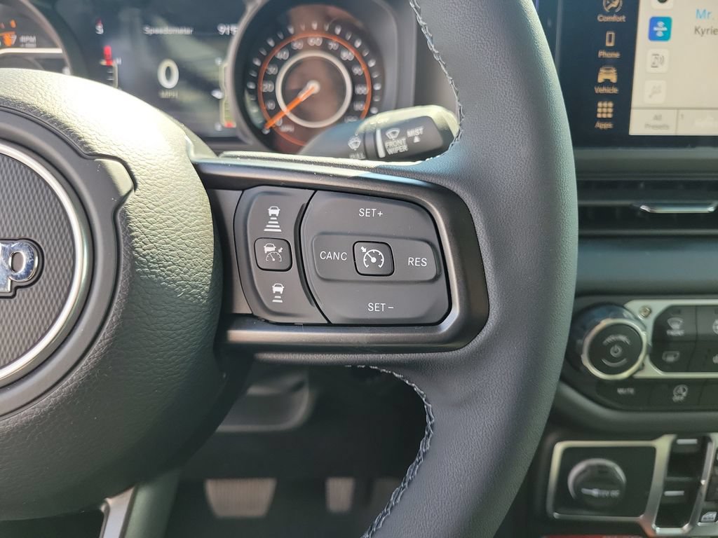 Used 2025 Jeep Gladiator Mojave w/ Convenience Group AWD/4WD image 25