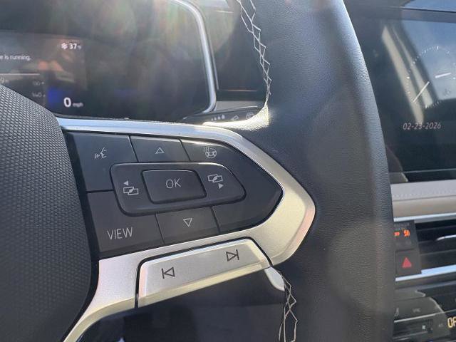 Used 2025 Volkswagen Taos SE image 23