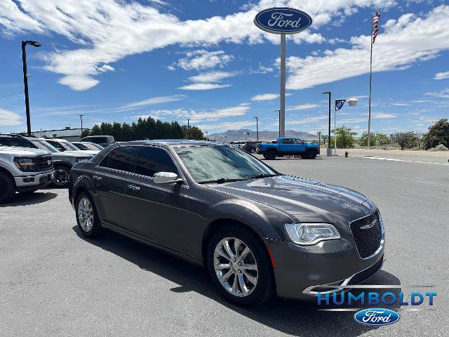 Used 2019 Chrysler 300 Limited AWD/4WD image 3