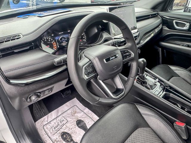 Used 2025 Jeep Compass Latitude w/ Altitude Special Edition image 14