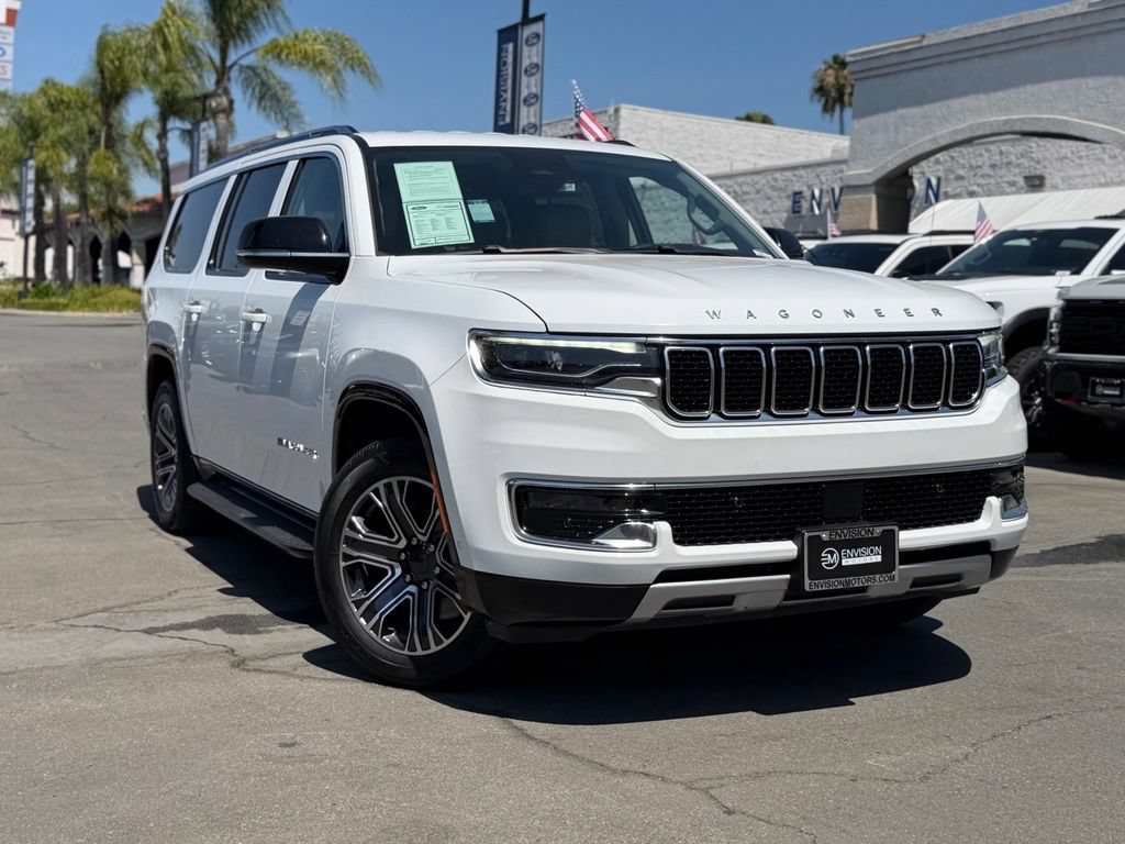 Used 2024 Jeep Wagoneer L Series II w/ Flexible Seating Group AWD/4WD image 3