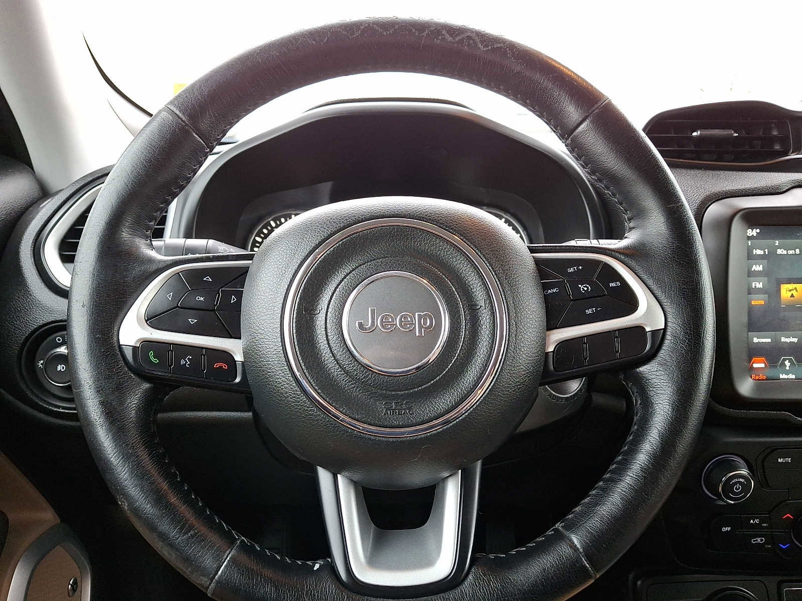 Used 2019 Jeep Renegade Latitude w/ UConnect 8.4 Nav Group image 19