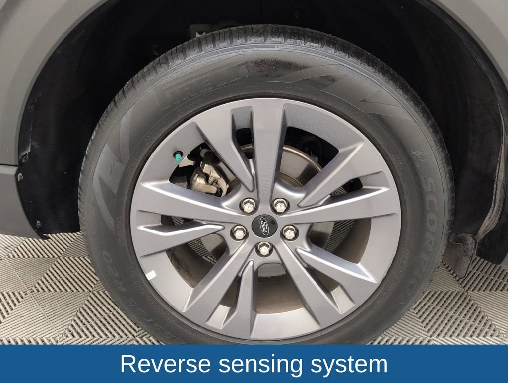 Certified 2022 Ford Explorer XLT w/ Equipment Group 202A image 19