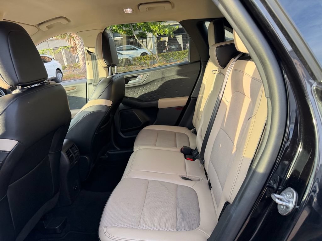Certified 2020 Ford Escape Titanium AWD/4WD image 12