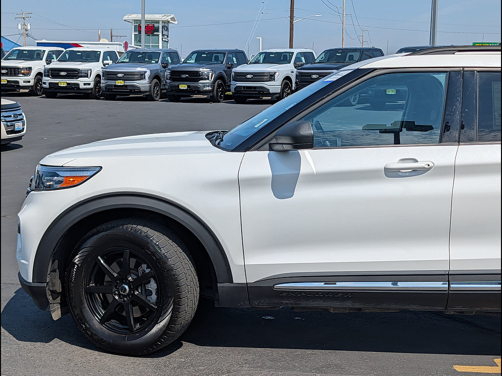 Certified 2023 Ford Explorer XLT AWD/4WD image 11