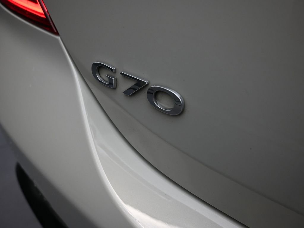 Used 2025 Genesis G70 2.5T image 24