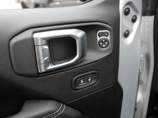 Used 2023 Jeep Wrangler Unlimited Sahara w/ Cold Weather Group AWD/4WD image 15