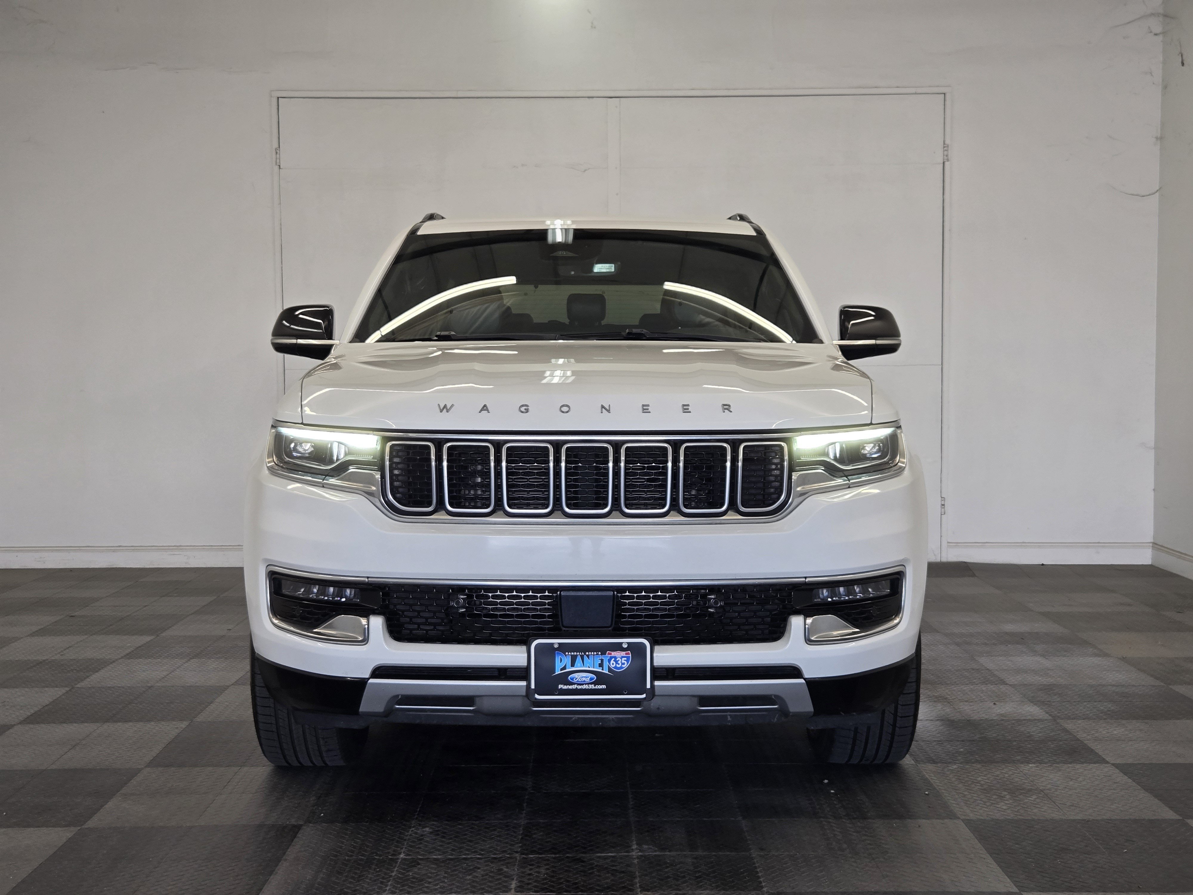 Used 2024 Jeep Wagoneer Series II w/ Flexible Seating Group RWD image 3