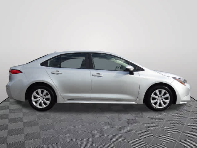Used 2025 Toyota Corolla LE FWD image 4