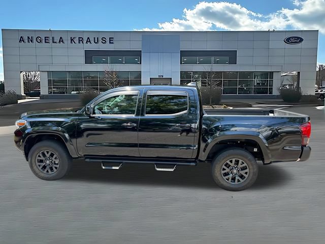 Used 2023 Toyota Tacoma SR5 RWD image 4