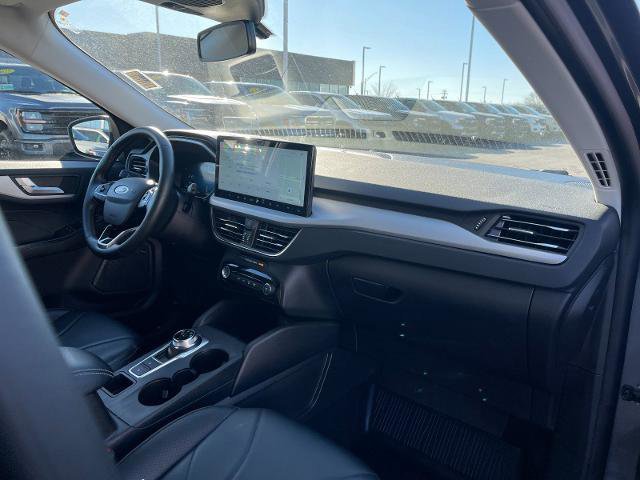 Certified 2025 Ford Escape Platinum w/ Premium Technology Package image 19