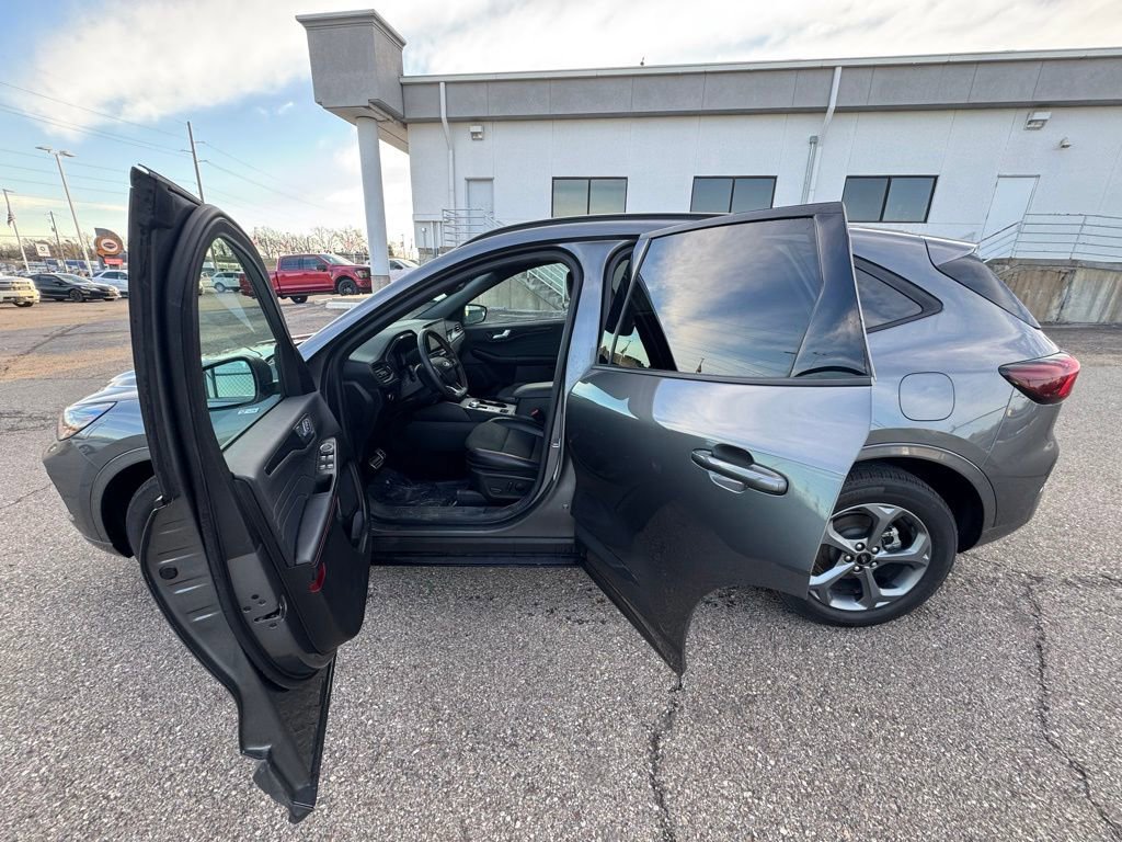 Certified 2023 Ford Escape ST-Line w/ Tech Pack #1 image 7