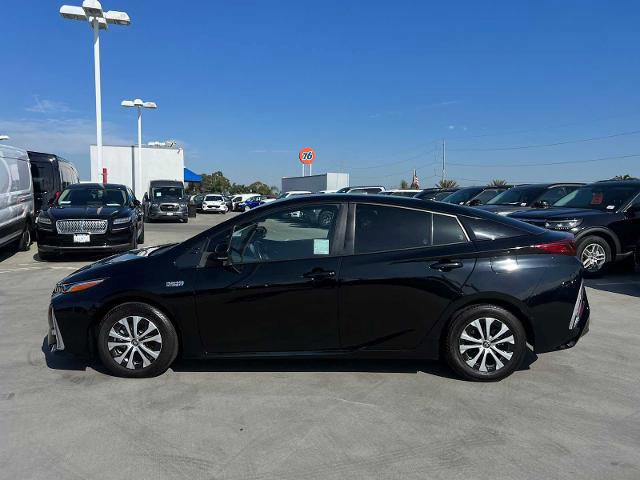 Used 2022 Toyota Prius Prime Limited image 3