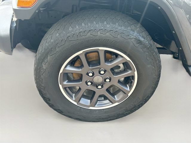 Used 2022 Jeep Gladiator Overland w/ LED Lighting Group AWD/4WD image 39