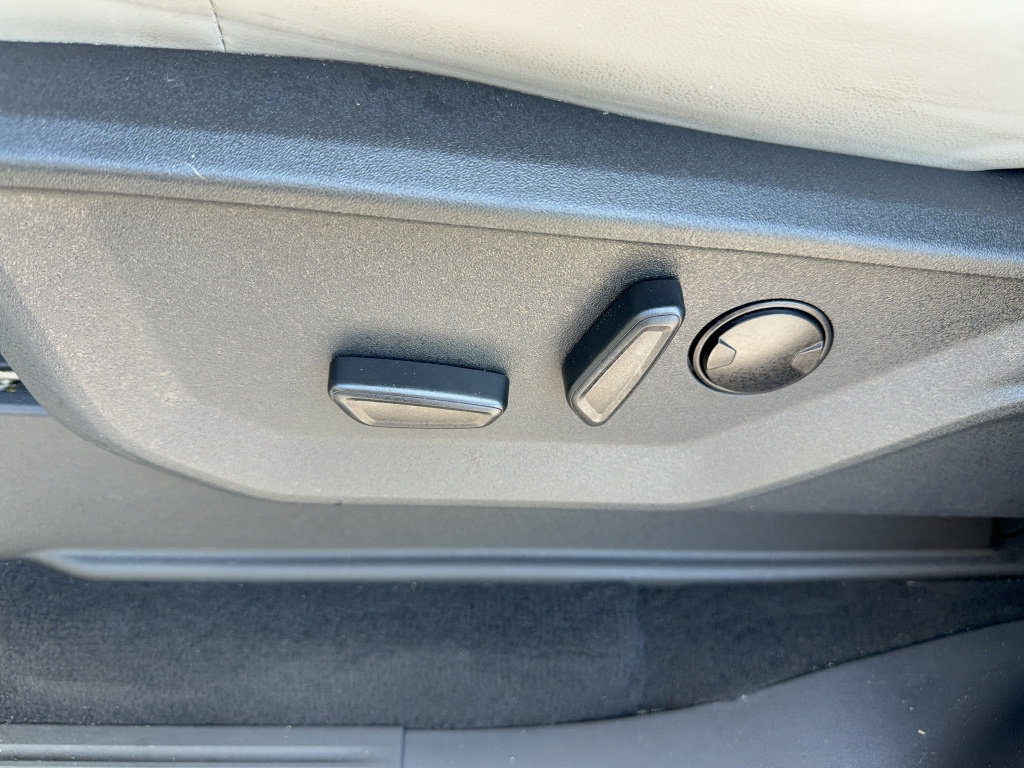 Certified 2025 Ford Expedition Active image 42