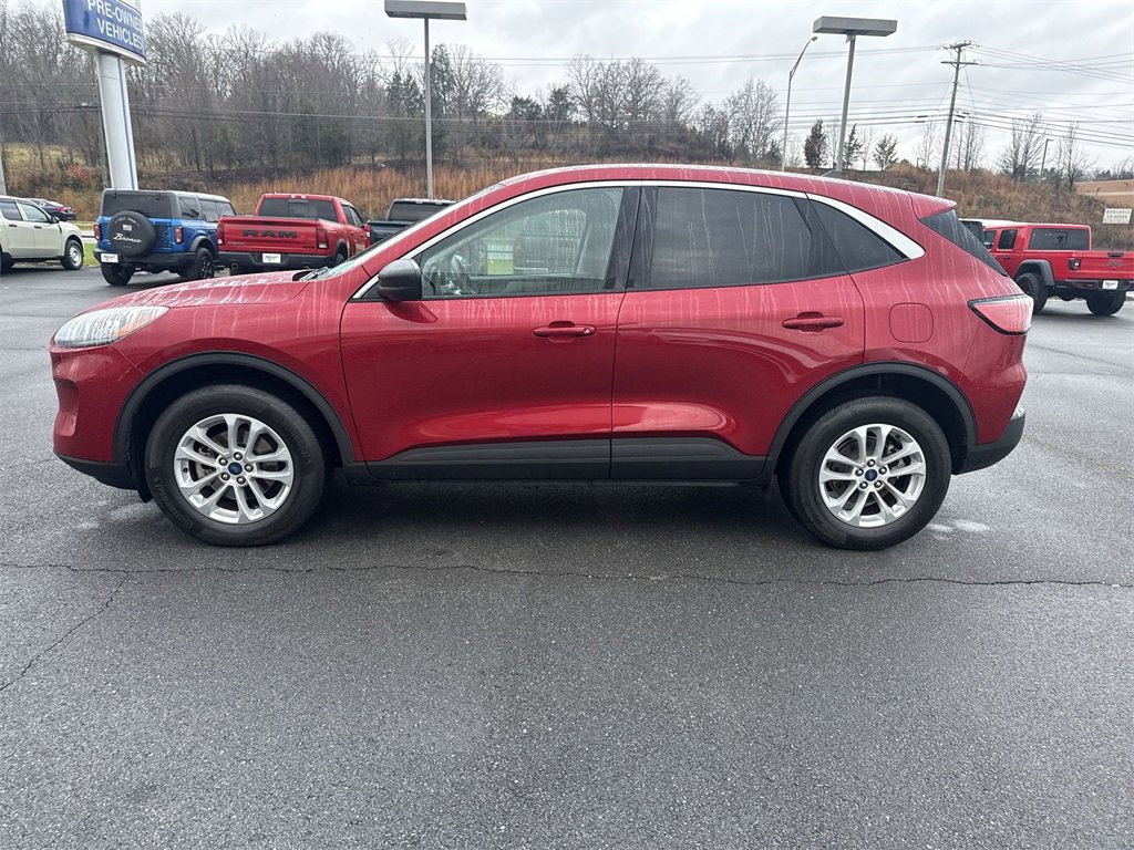 Certified 2022 Ford Escape SE w/ Cold Weather Package image 3