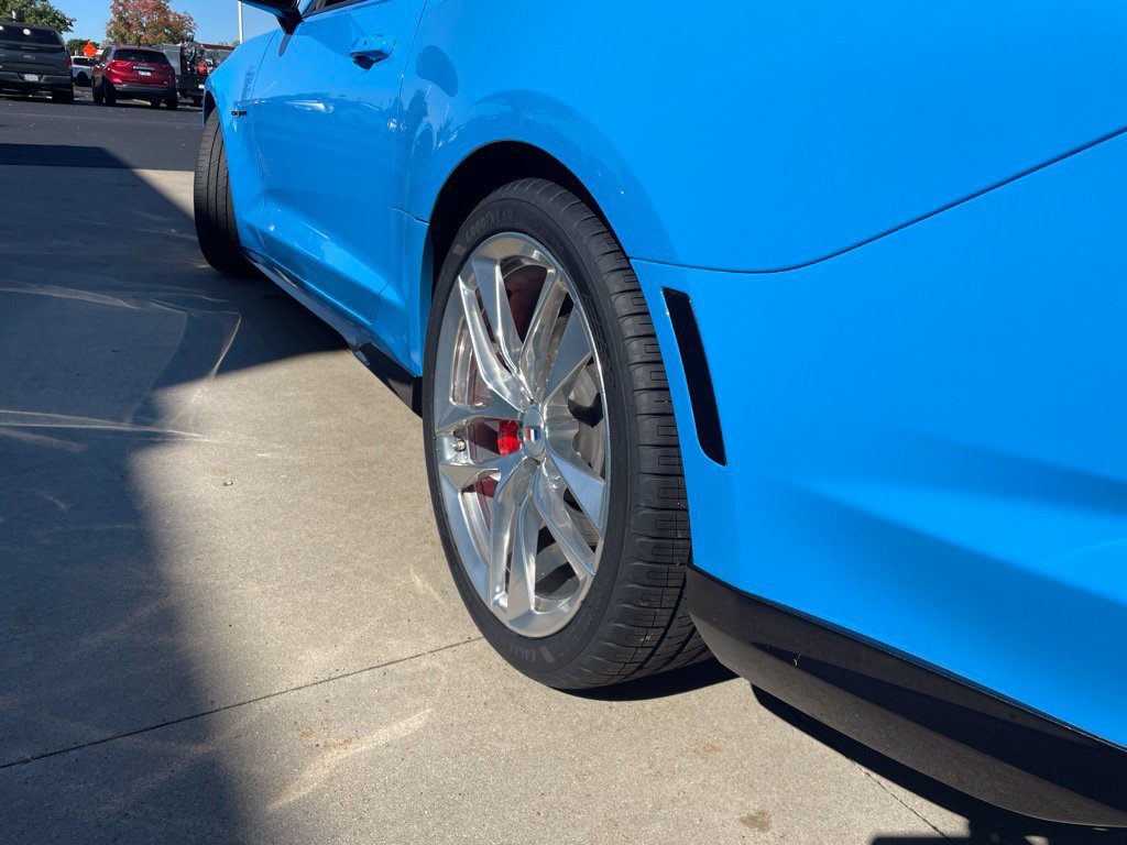 Used 2022 Chevrolet Camaro SS w/ Design Package 3 RWD image 18