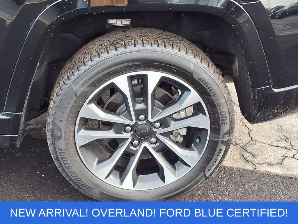Used 2023 Jeep Grand Cherokee Overland w/ Luxury Tech Group IV AWD/4WD image 28