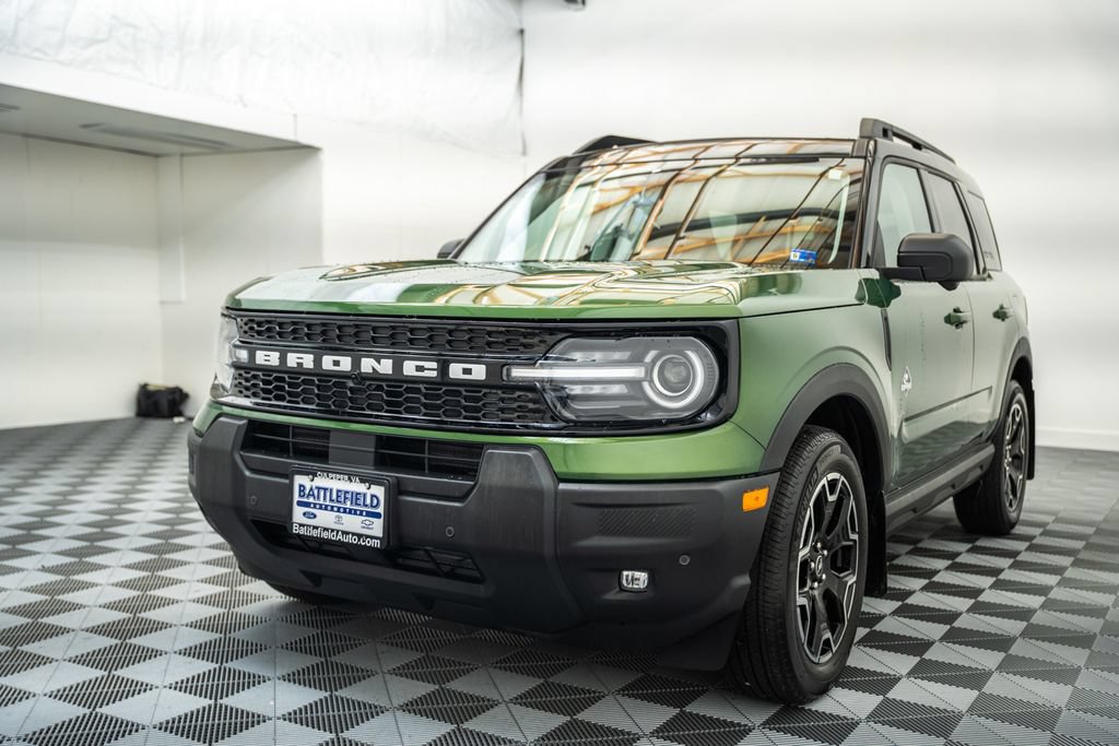 Certified 2025 Ford Bronco Sport Outer Banks w/ Outer Banks Tech Package+ AWD/4WD image 4
