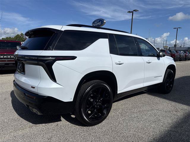 Used 2026 Chevrolet Traverse RS w/ LPO, Floor Liner Package FWD image 3
