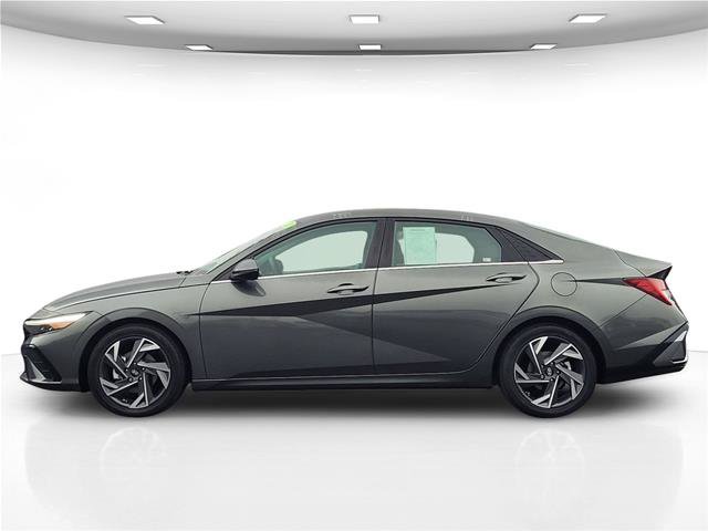 Used 2024 Hyundai Elantra Limited FWD image 9