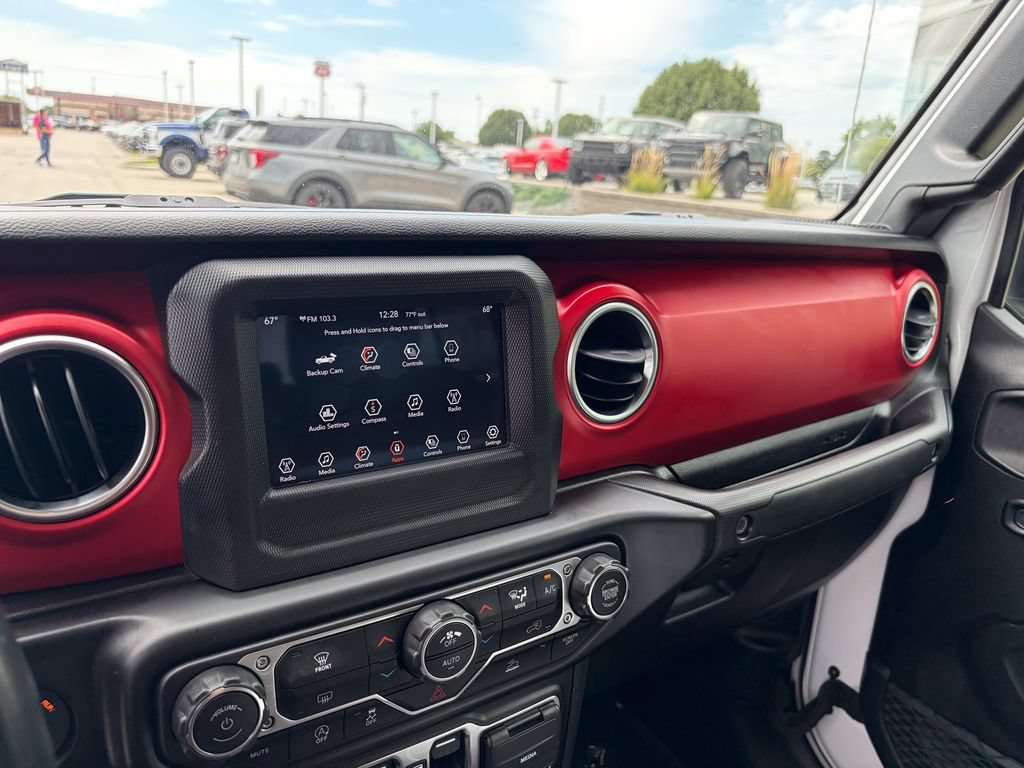 Used 2021 Jeep Gladiator Rubicon AWD/4WD image 17