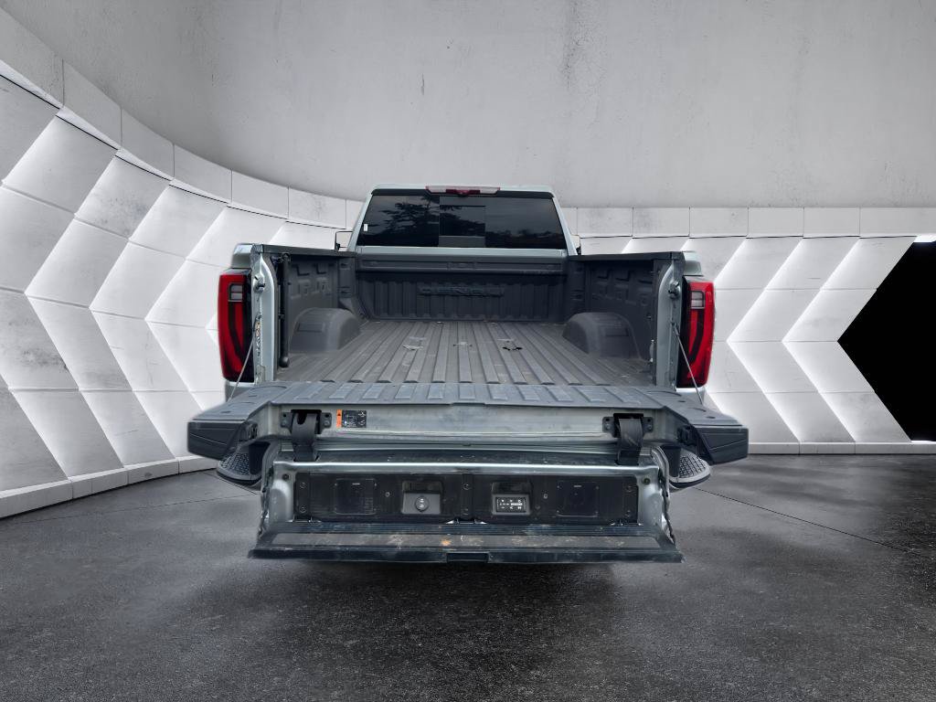 Used 2024 GMC Sierra 2500 Denali Ultimate w/ Max Trailering Package AWD/4WD image 7