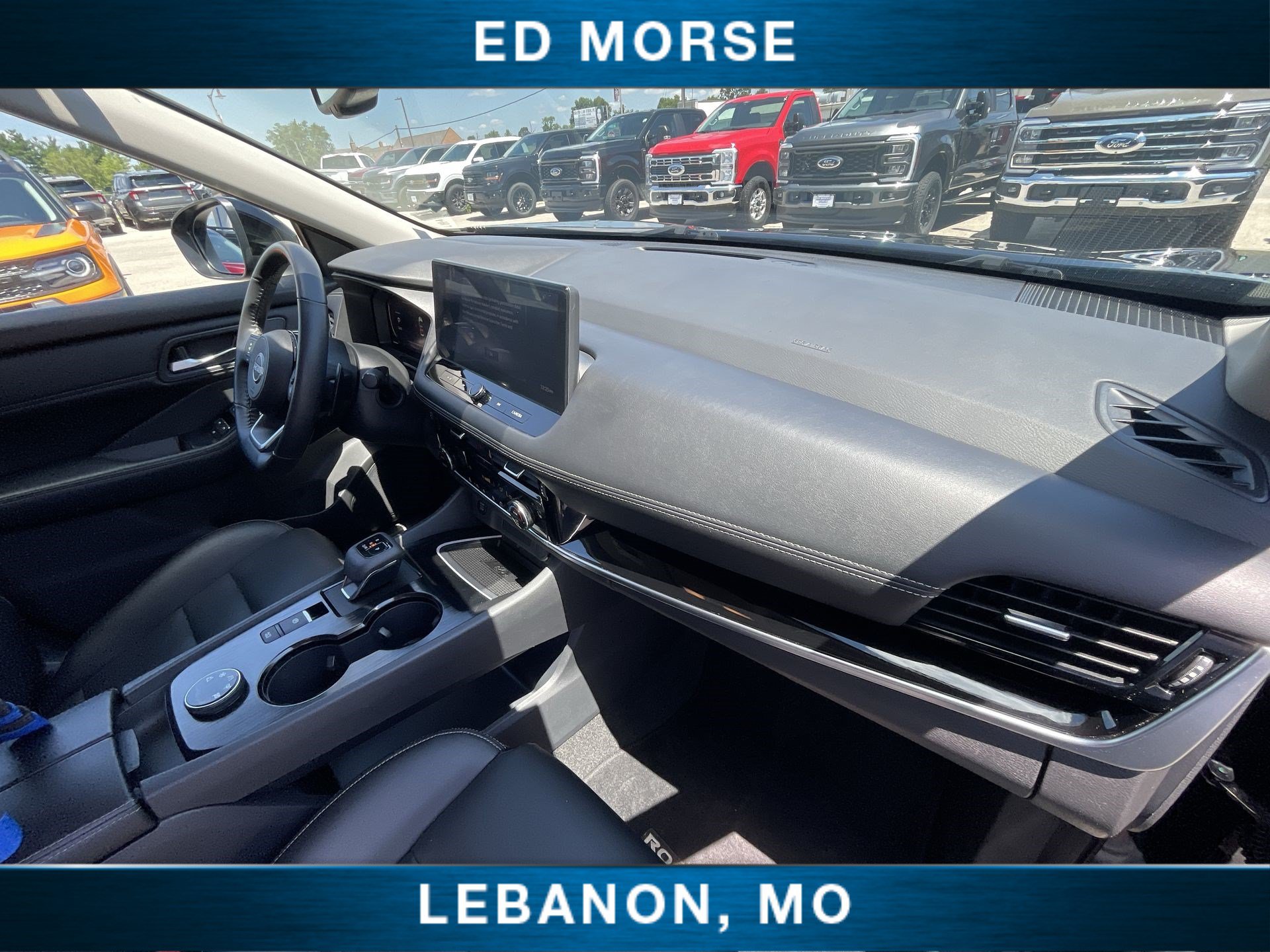 Used 2024 Nissan Rogue SL AWD/4WD image 26