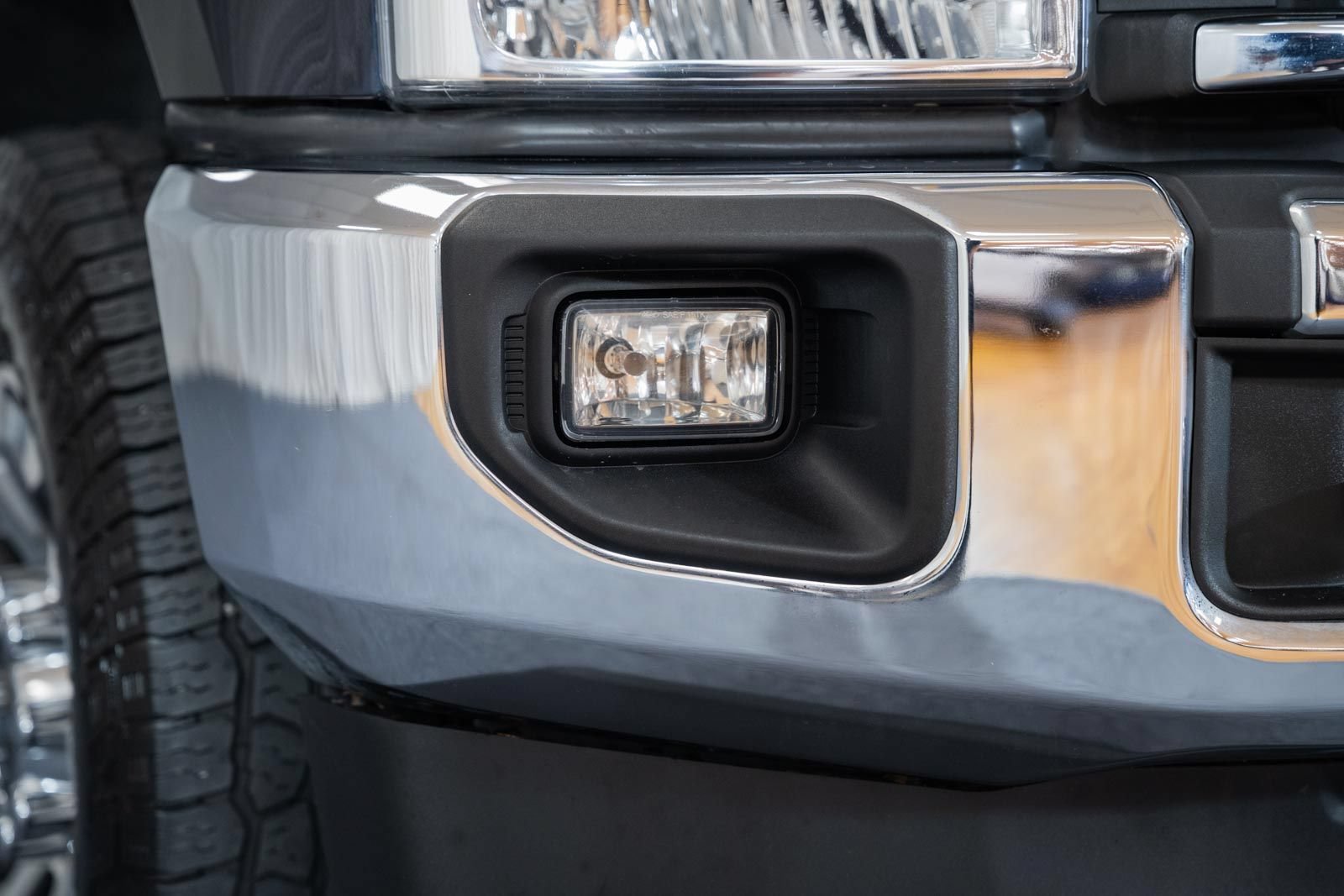 Certified 2021 Ford F250 XLT w/ XLT Premium Package AWD/4WD image 15