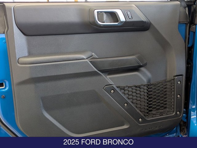 Certified 2025 Ford Bronco Badlands AWD/4WD image 9
