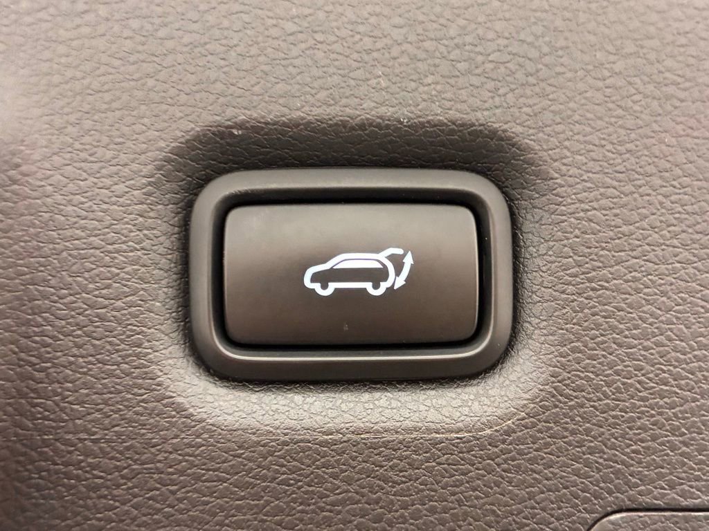 Used 2022 Hyundai Santa Fe SEL Premium image 11