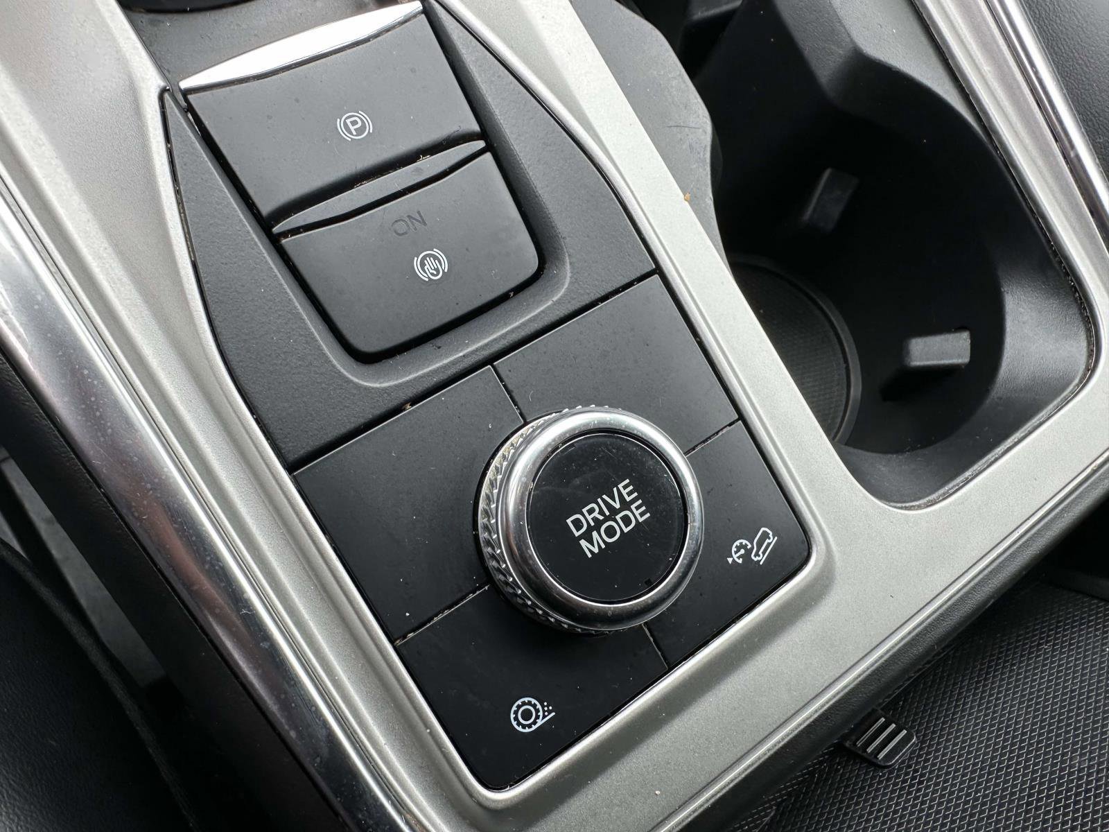 Certified 2022 Ford Explorer XLT w/ Equipment Group 202A AWD/4WD image 21