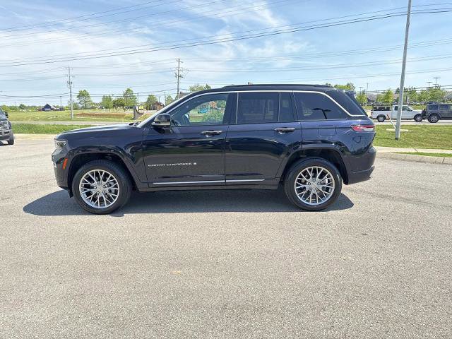 Used 2024 Jeep Grand Cherokee Summit w/ Luxury Tech Group V AWD/4WD image 8