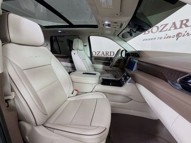 Used 2023 GMC Yukon Denali w/ Advanced Technology Package AWD/4WD image 36
