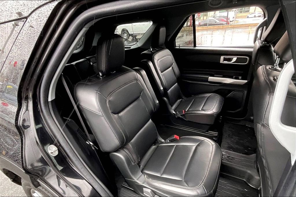Certified 2022 Ford Explorer XLT w/ Equipment Group 202A image 24