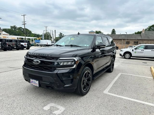 Certified 2023 Ford Expedition Limited AWD/4WD image 5