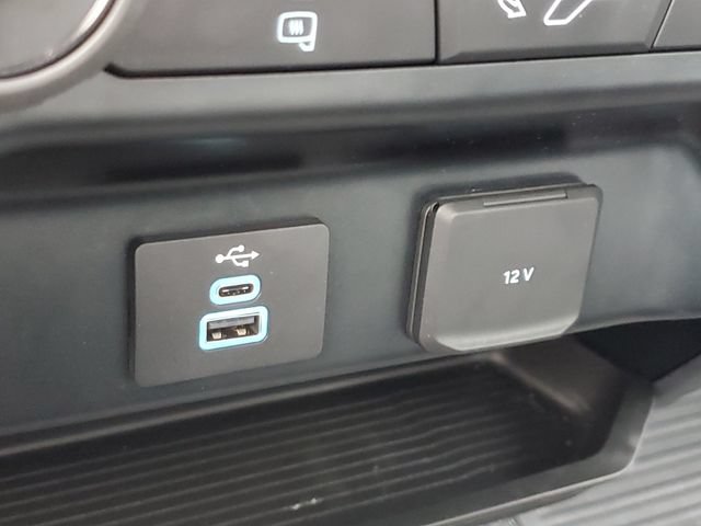 Certified 2023 Ford F550 2WD Regular Cab Super Duty image 28