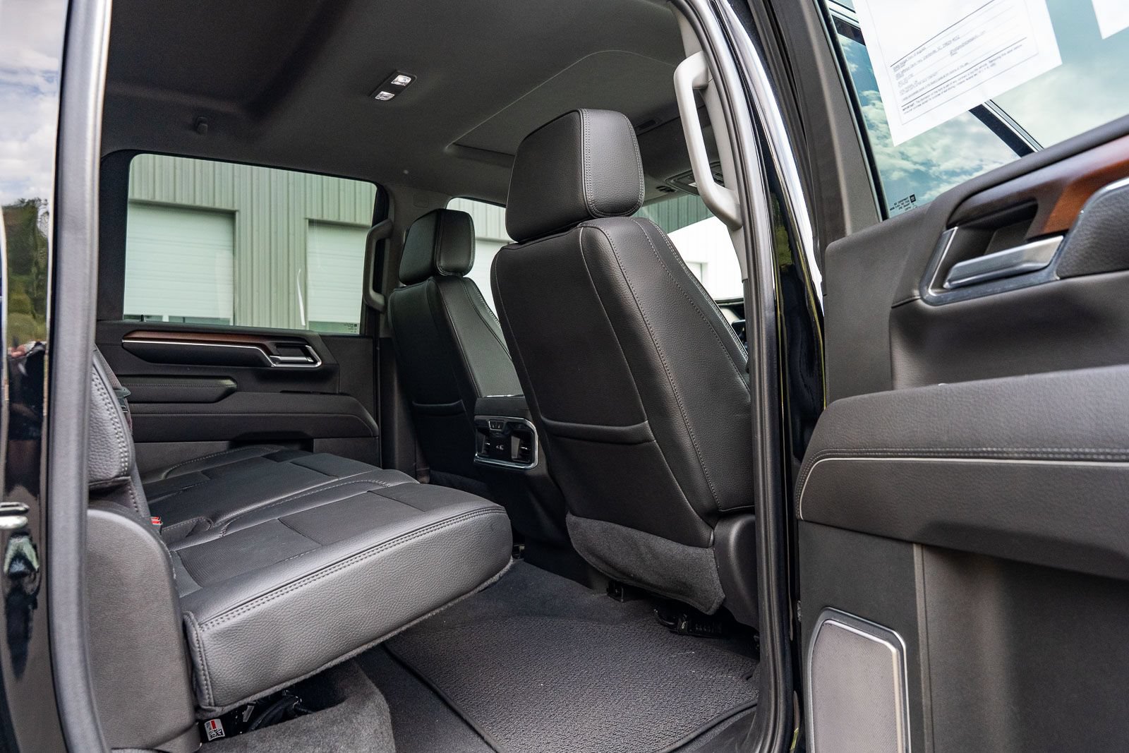 Used 2024 GMC Sierra 2500 Denali w/ Denali Reserve Package AWD/4WD image 13