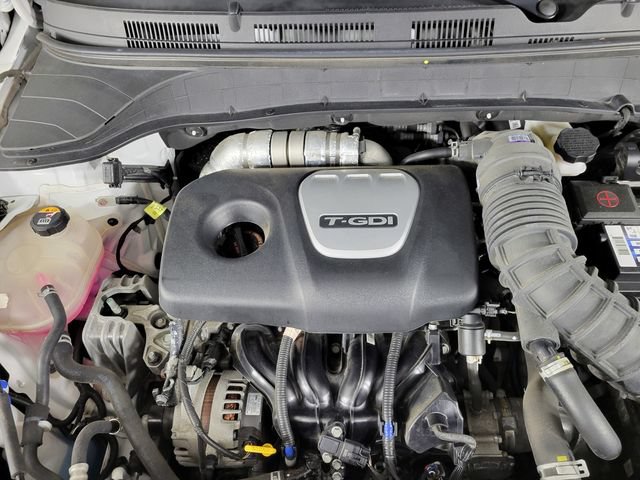 Used 2021 Hyundai Kona Limited w/ Cargo Package AWD/4WD image 36