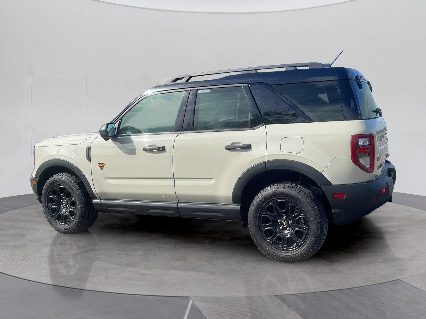 Certified 2025 Ford Bronco Sport Badlands w/ Badlands Tech Package AWD/4WD image 3